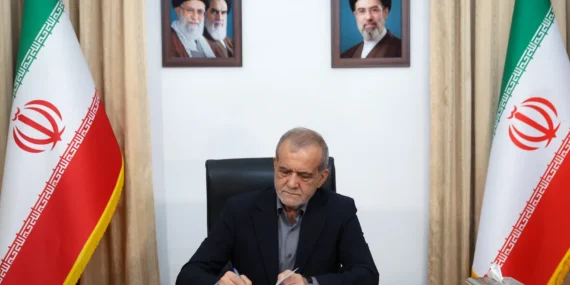 AA-20260618-41711405-41711400-IRAN_CUMHURBASKANI_PEZESKIYAN_ABD_ILE_MUTABAKAT_ZAPTINI_IMZALADI