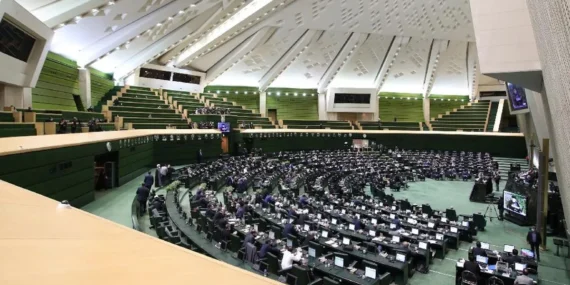 iran-meclisi-cevrimici-toplanmaya-basliyor_cc1b348d07_amp